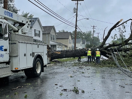Nearly 280,000 Lose Power as Severe Storms Hit Southeast Michigan Farmington Voice