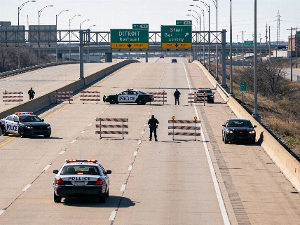 Southfield Freeway Southbound Closed at I-96 for Police Investigation Farmington Voice