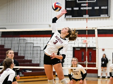 Farmington Hills Mercy volleyball team extends undefeated season Farmington Voice
