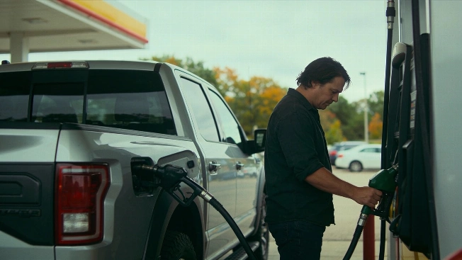 Metro Detroit drivers cut back as gas prices near $5 Farmington Voice